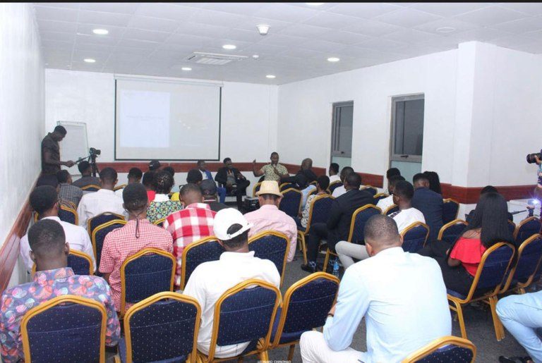 Expert urges Nigerian youths to engage in local fabrics, others