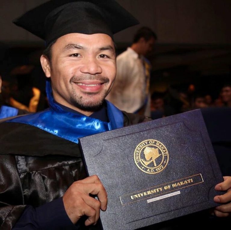 Manny Pacquiao graduates from the university with a degree in political science (photos)