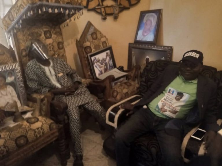 [Ondo 2020 LGA Election]: HRH Oba V.O Adetona, the Owa of Ogbagi Akoko shower Royal blessings on APC candidate, Elder Ayodele Akande