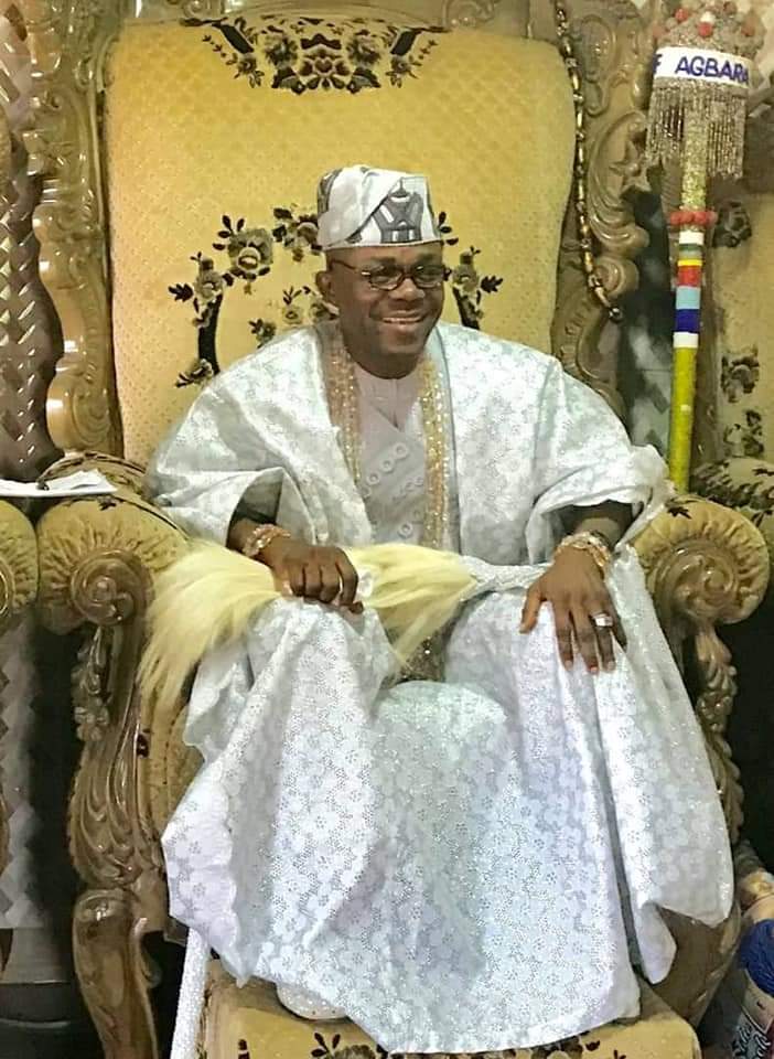 Sen. Tolu Odebiyi Congratulates the Alagbara of Agbara Kingdom, Oba (Barr.) Lukman Jaiyeola Abimbola Agunbiade on his Birthday