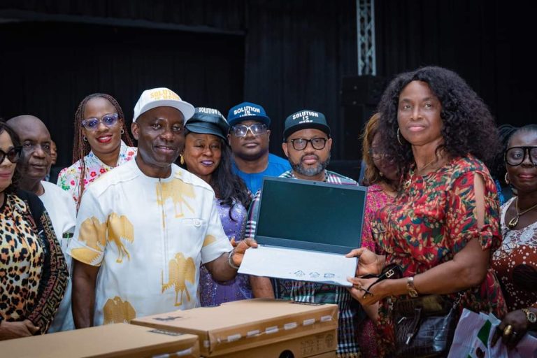 Gov Soludo Distributes 2000 Laptops To Head Teachers, Principals(photos)